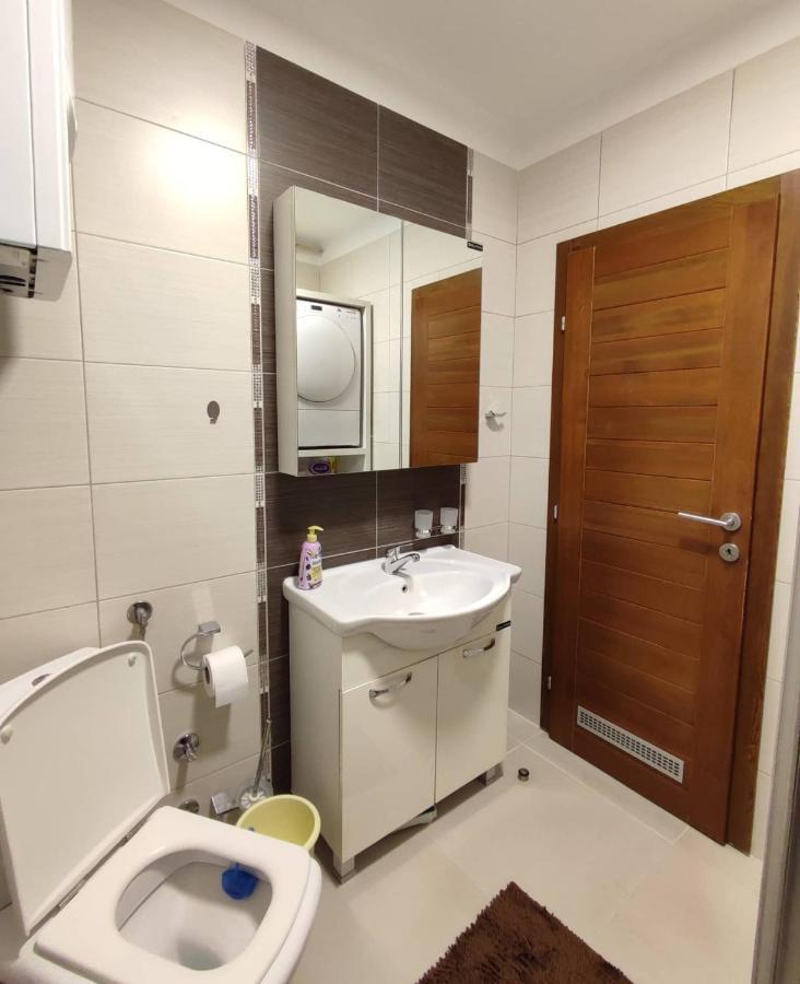 Deluxe Apartment Lejla - Free Garage Parking サラエヴォ エクステリア 写真