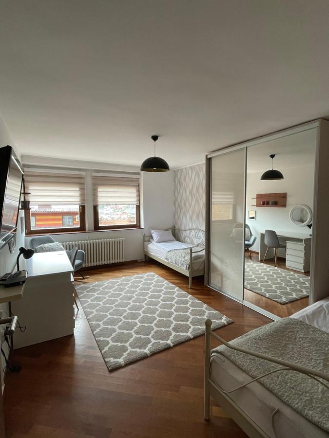 Deluxe Apartment Lejla - Free Garage Parking サラエヴォ エクステリア 写真